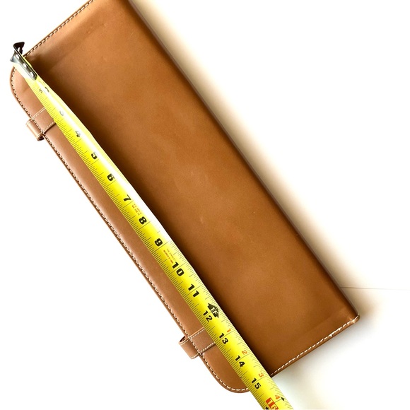 ๐Vintage Leather Tie Valet - Picture 7 of 9